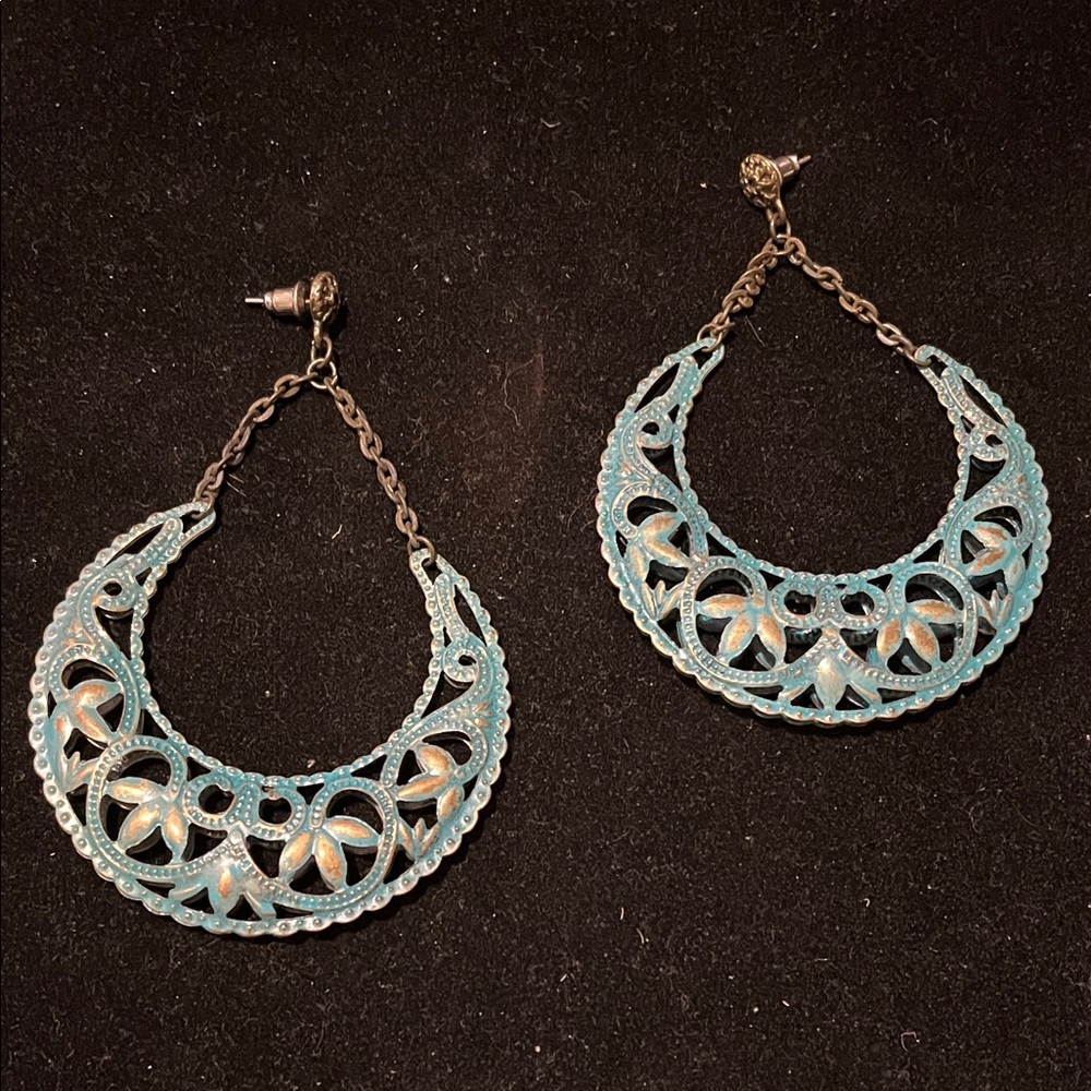 Elegant Blue Filigree Earrings